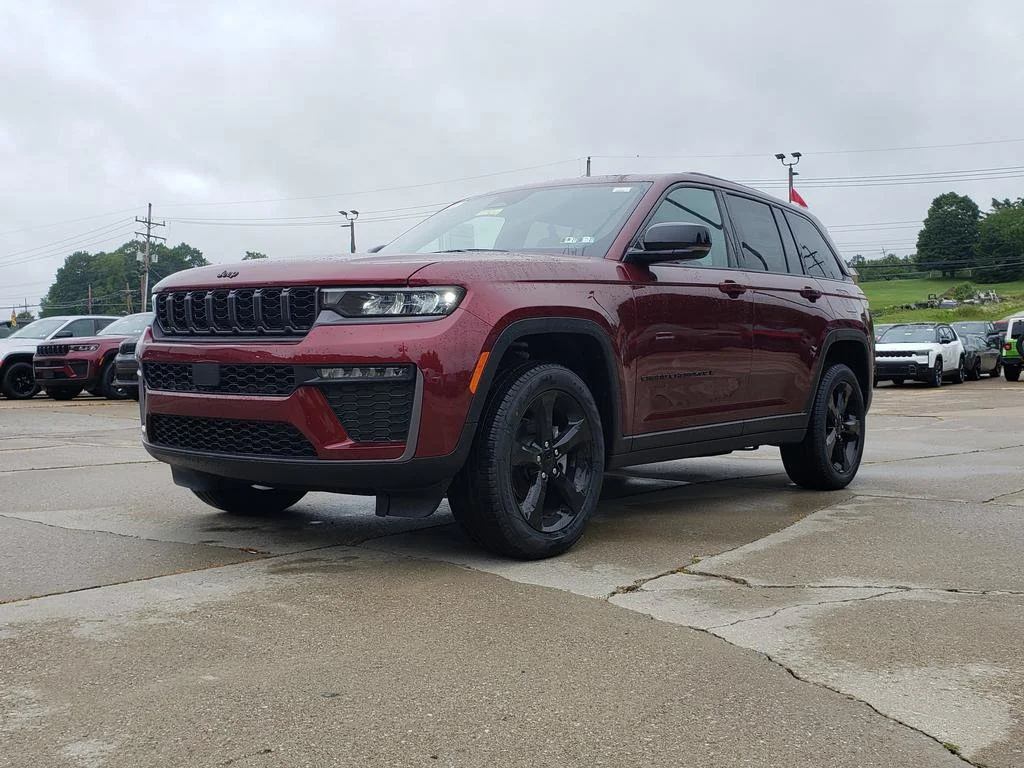 New 2026 Velvet Red Pearl-Coat Exterior Paint Jeep Limited image 7