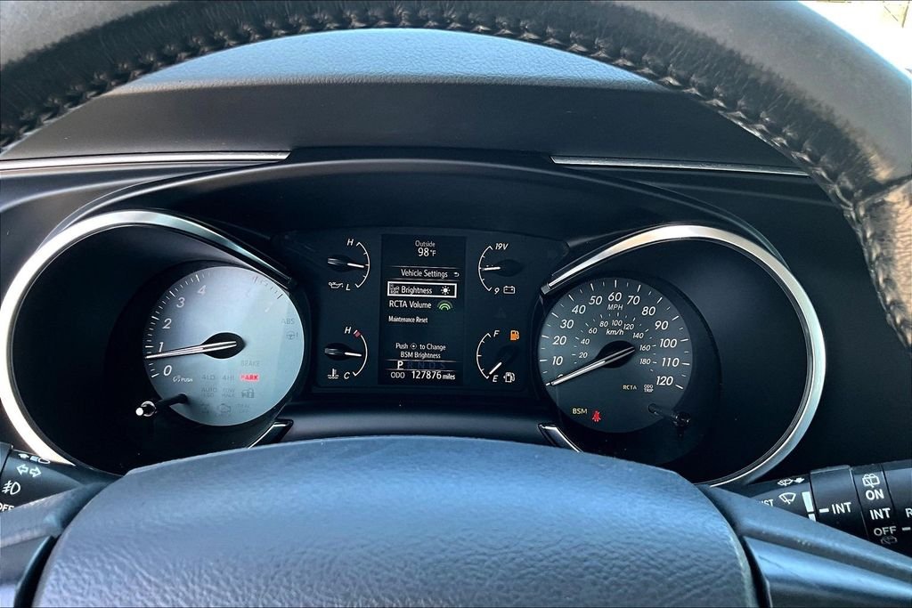 Used 2018 Silver Toyota SR5 image 10