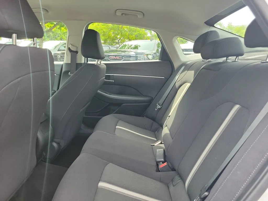 Used 2024 White Hyundai SEL image 12