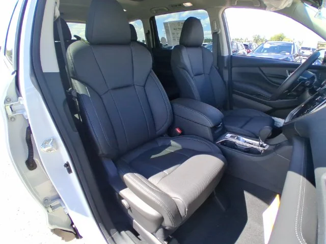 New 2026 CRYSTAL WHITE PEARL Subaru Limited 7-Passenger image 27