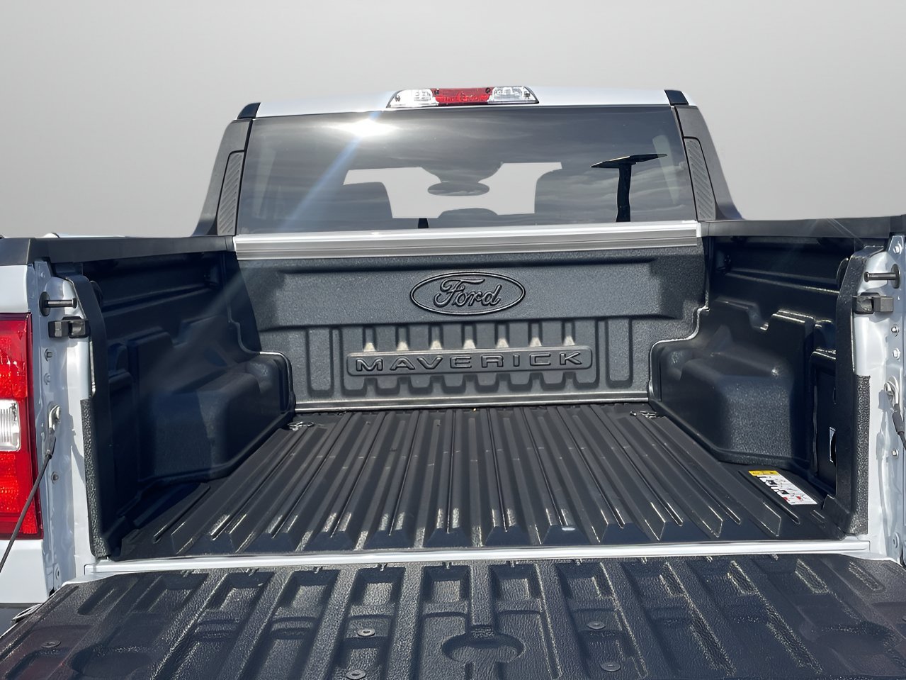 New 2026 Space White Metallic Ford XLT image 8