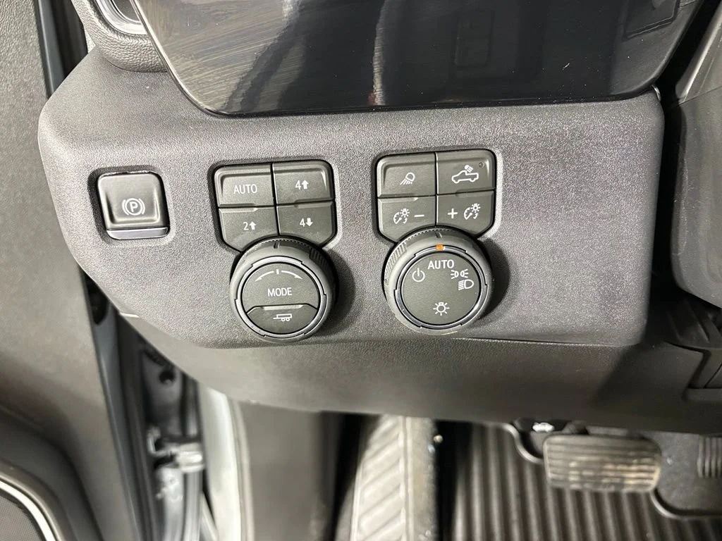 New 2026 Sterling Gray Metallic Chevrolet LT image 31