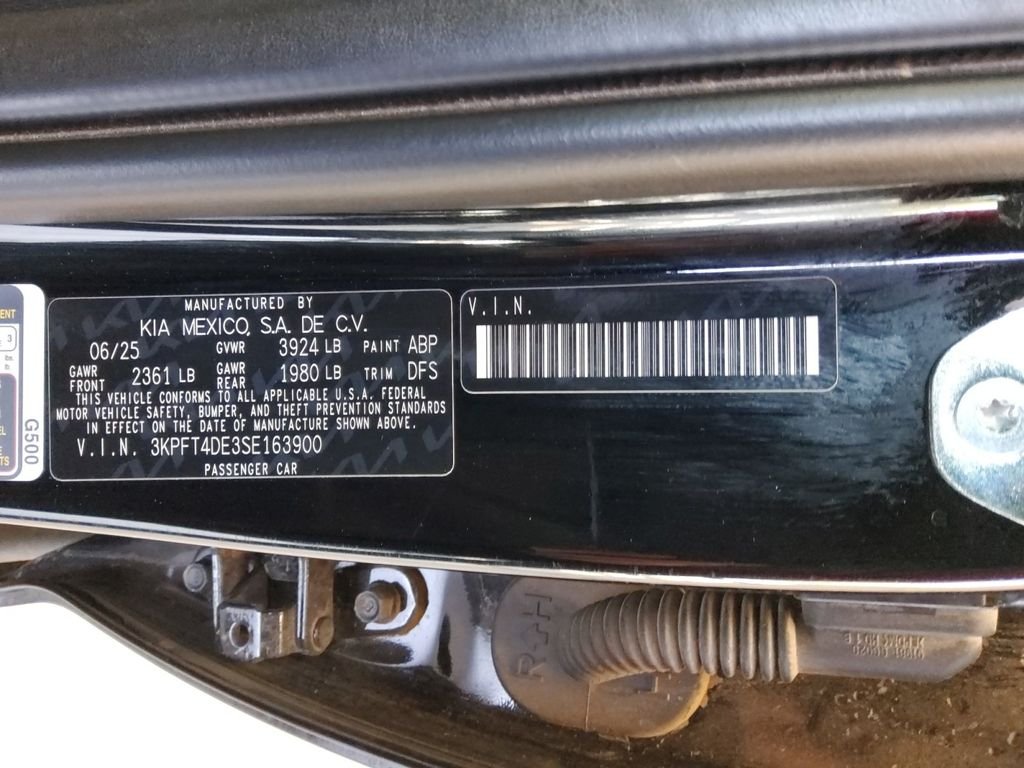 Used 2025 Black Kia LXS image 19