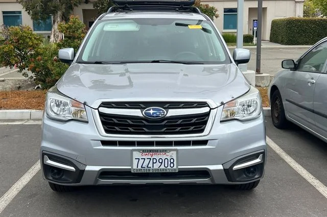 Used 2018 Silver Subaru 2.5i Premium image 3
