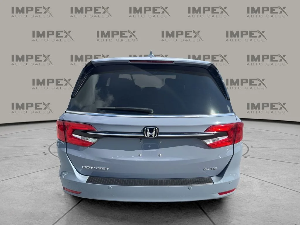 Used 2023 Blue Honda Elite image 3