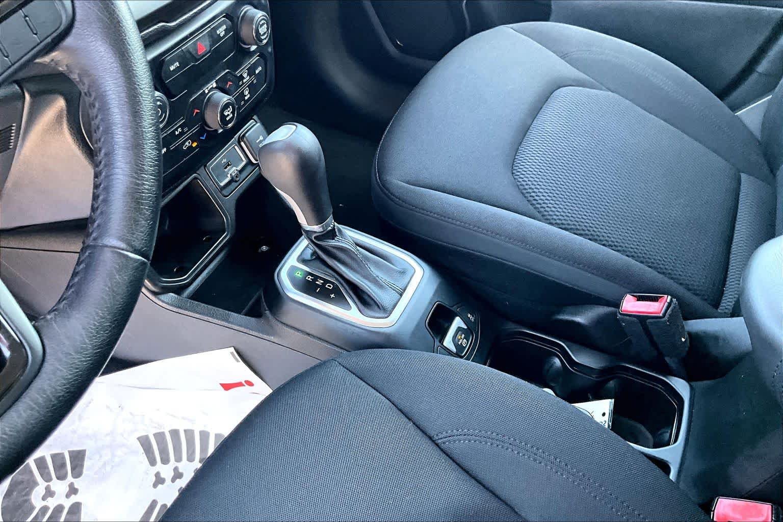 Used 2020 Black Clearcoat Jeep Altitude image 16
