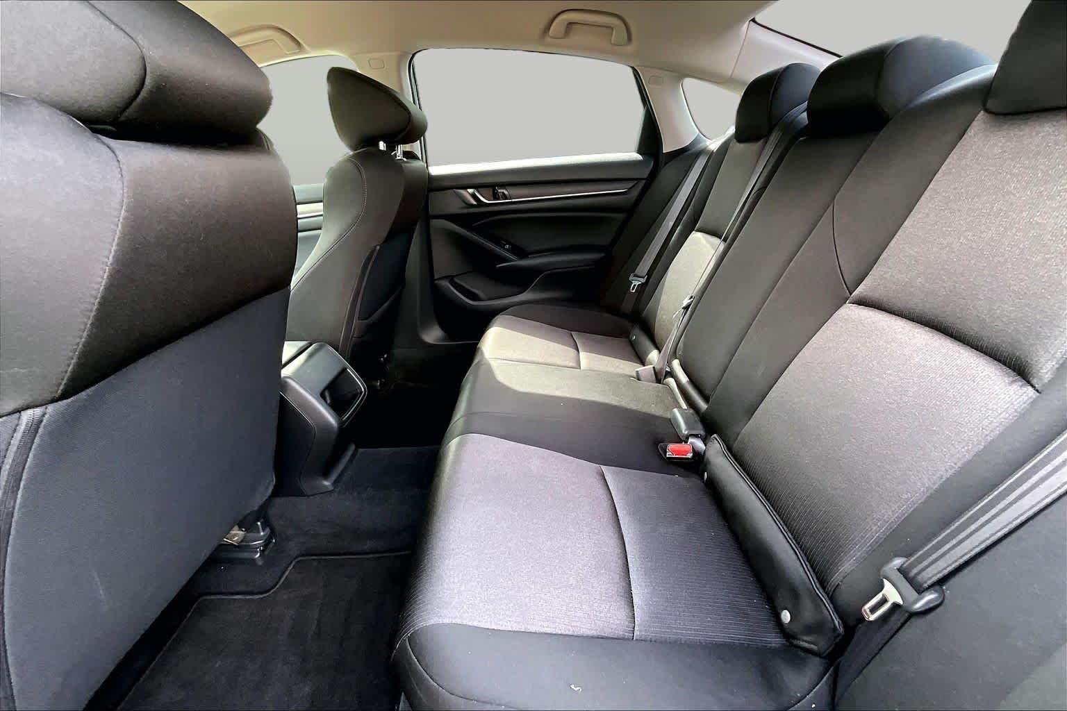 Used 2019 Crystal Black Pearl Honda LX 1.5T image 20