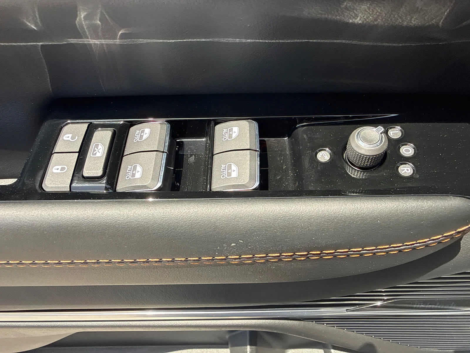 New 2026 Bright White Clearcoat Jeep Summit Reserve image 11
