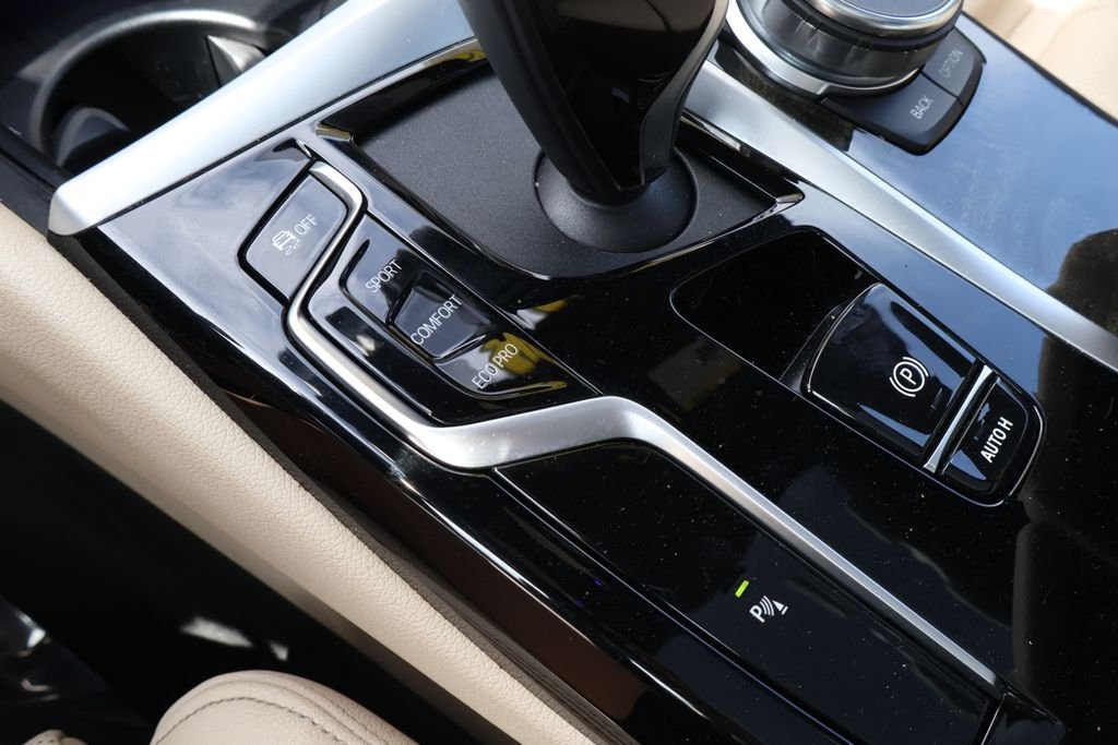 Used 2023 Black BMW i image 32