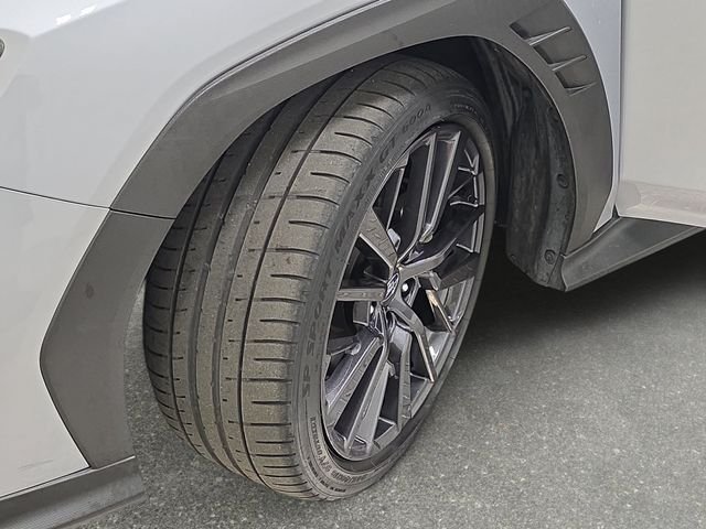 Used 2023 Ice Silver Metallic Subaru Limited image 31