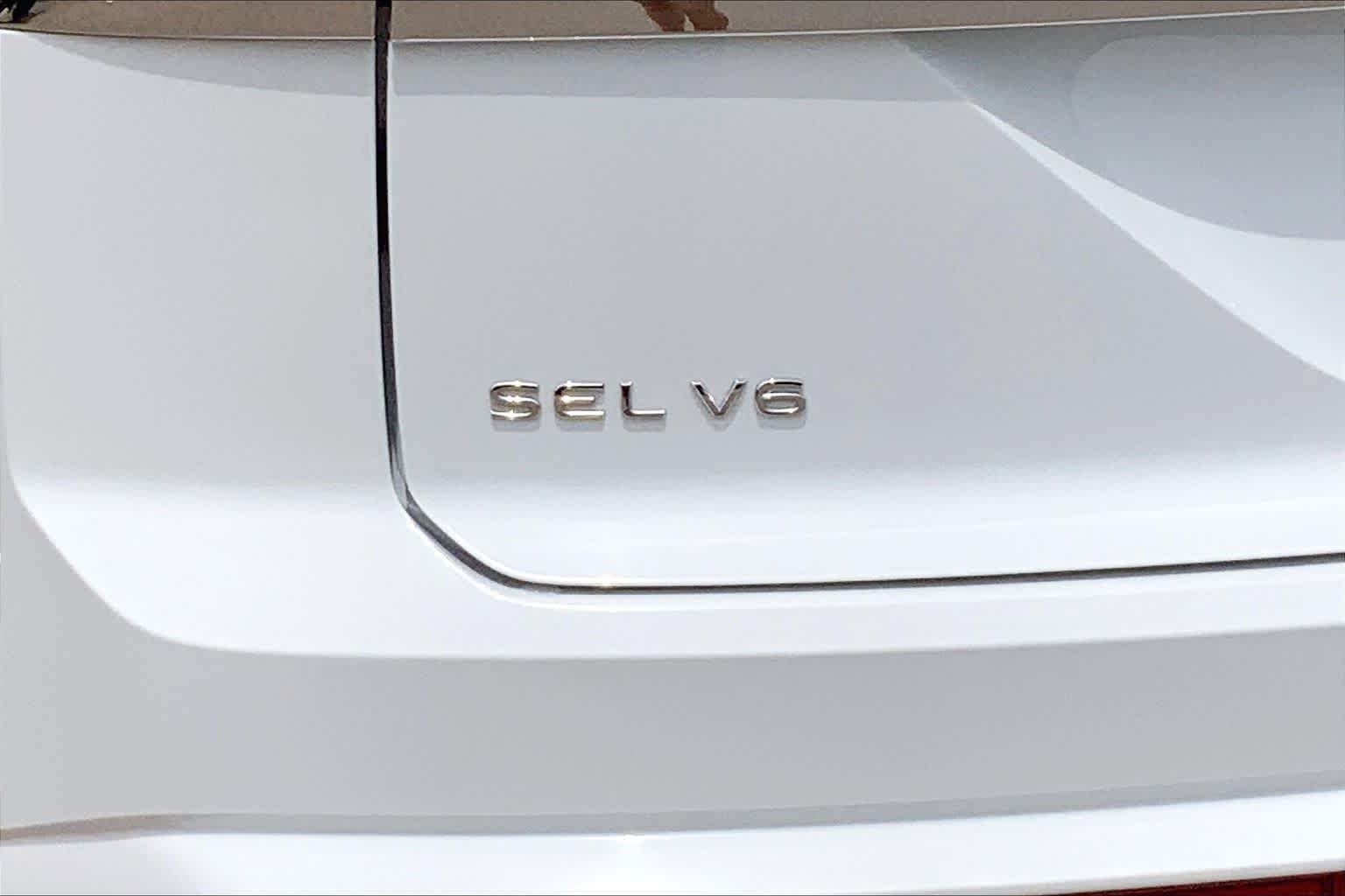 Used 2021 Pure White Volkswagen 3.6L V6 SEL Premium R-Line image 26