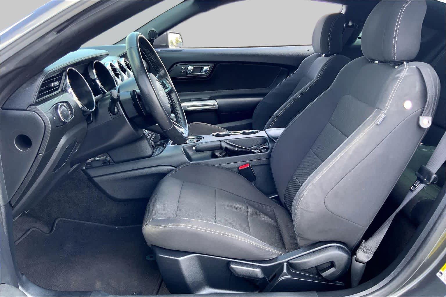 Used 2017 Magnetic Ford V6 image 8