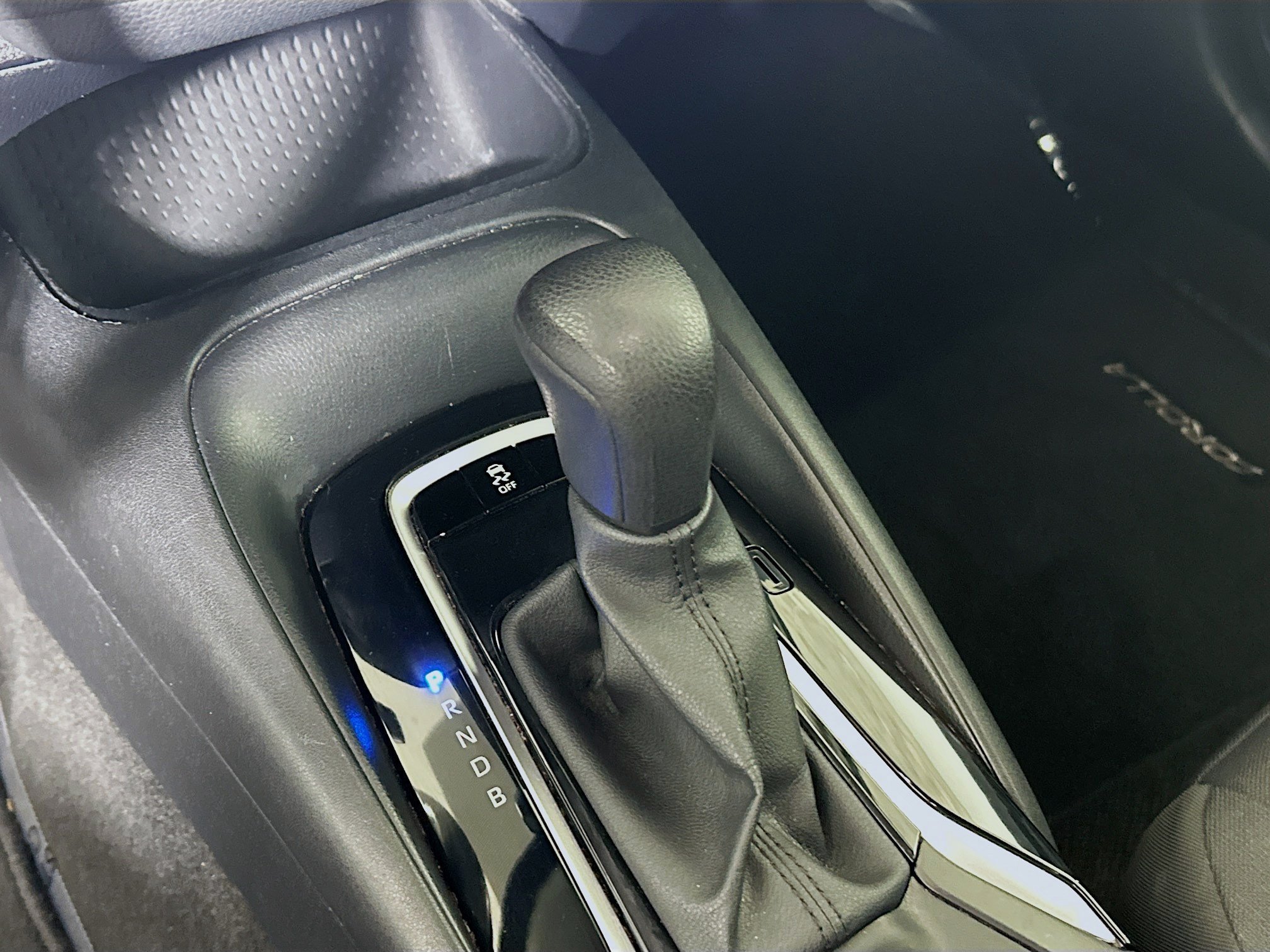 Used 2024 Classic Silver Metallic Toyota LE image 20