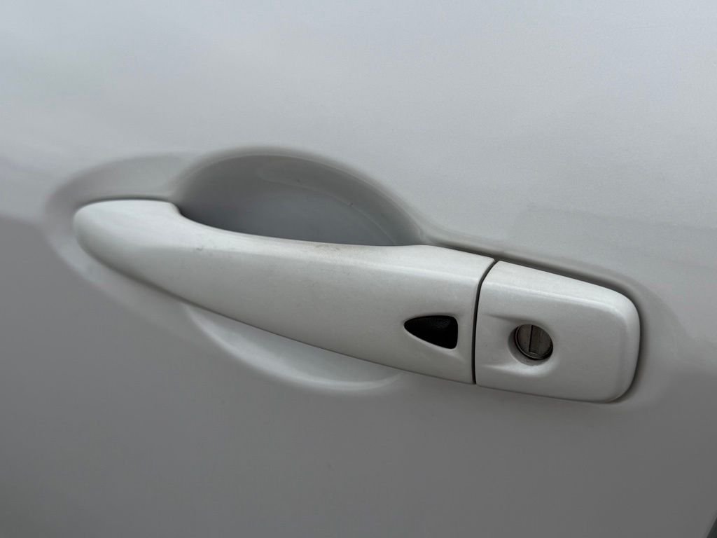 Used 2024 White Nissan SV image 3