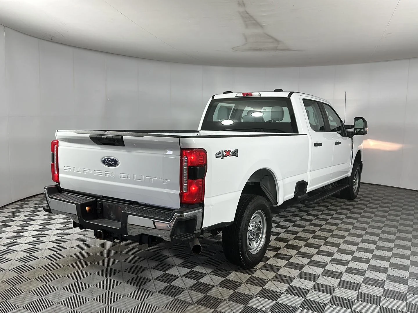 Used 2023 Oxford White Ford XL image 30