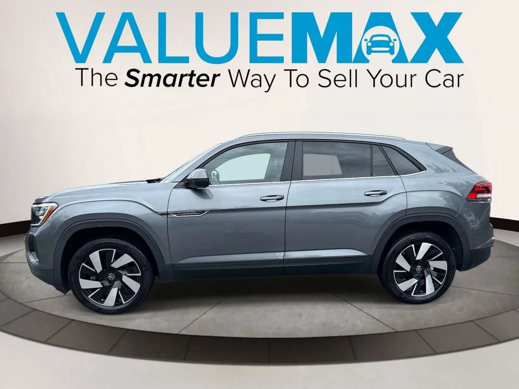 Used 2024  Volkswagen 2.0T SE w/Technology image 7
