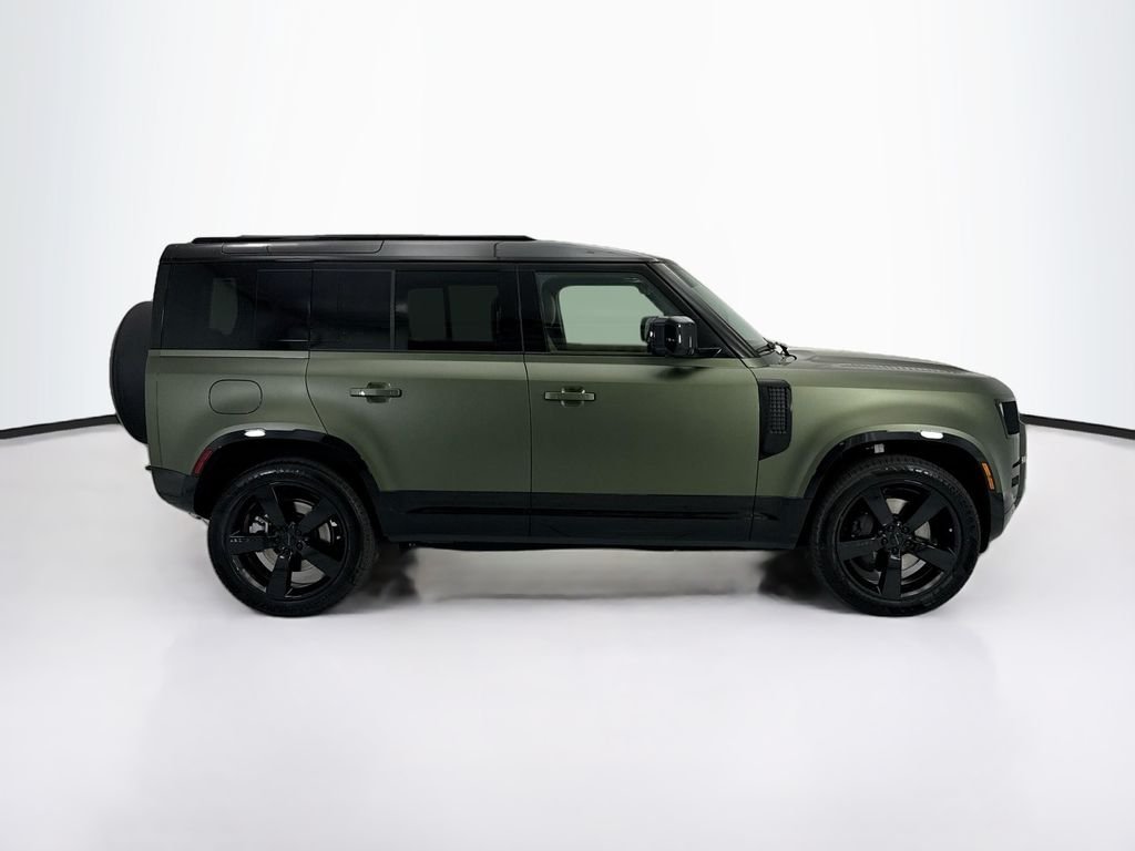 New 2026 Woolstone Green LAND ROVER X-Dynamic SE image 4