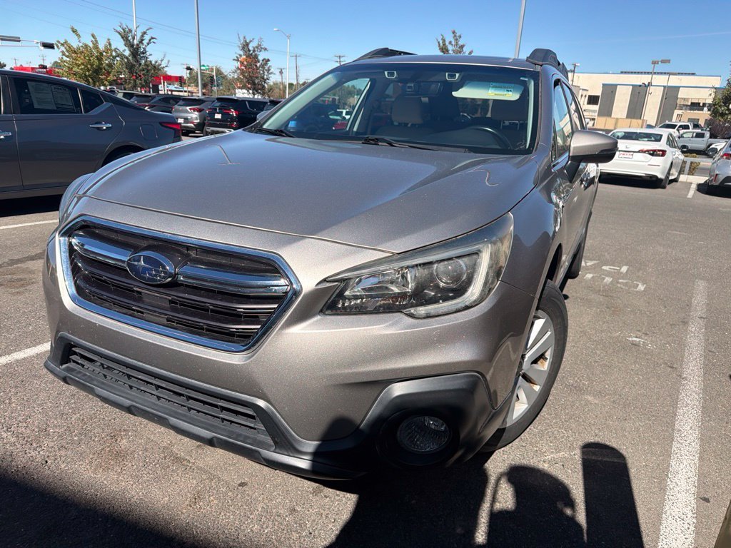 Used 2018 Gray Subaru 2.5i Premium image 3