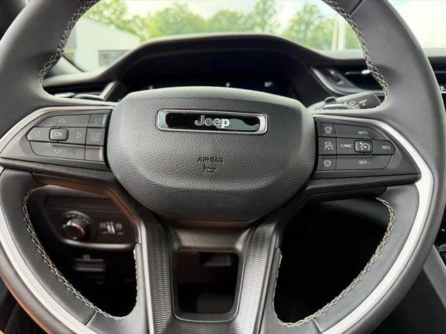 Used 2024 Red Jeep Laredo X image 18