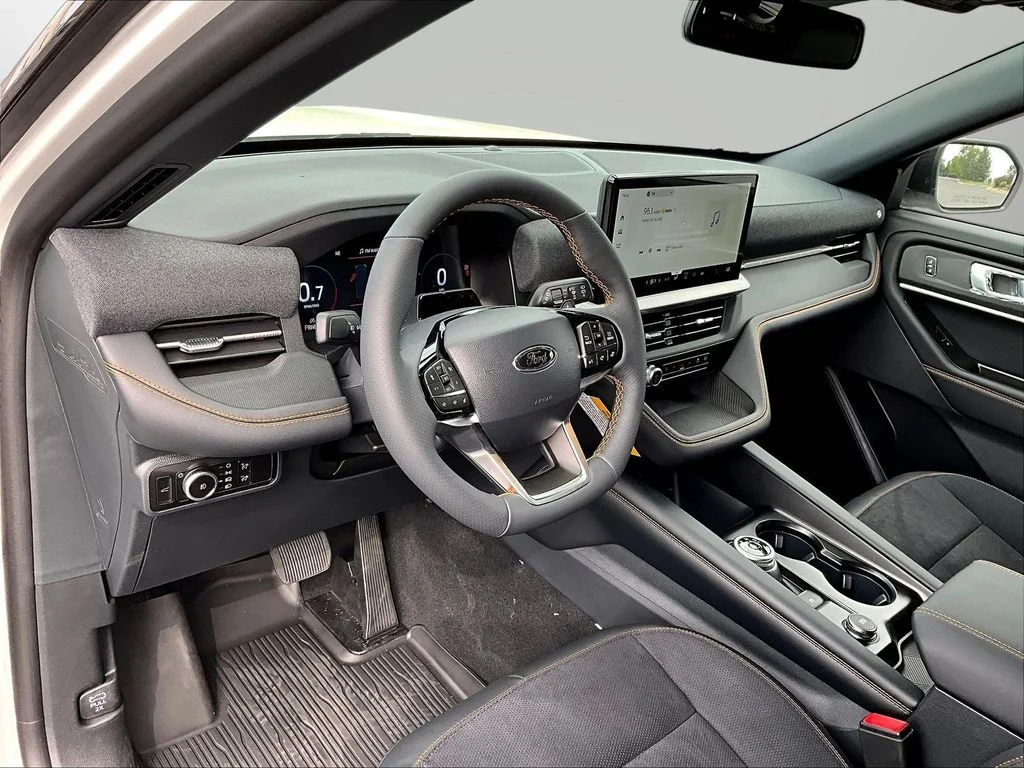 New 2026 Star White Metallic Tri-Coat Ford Tremor® image 7