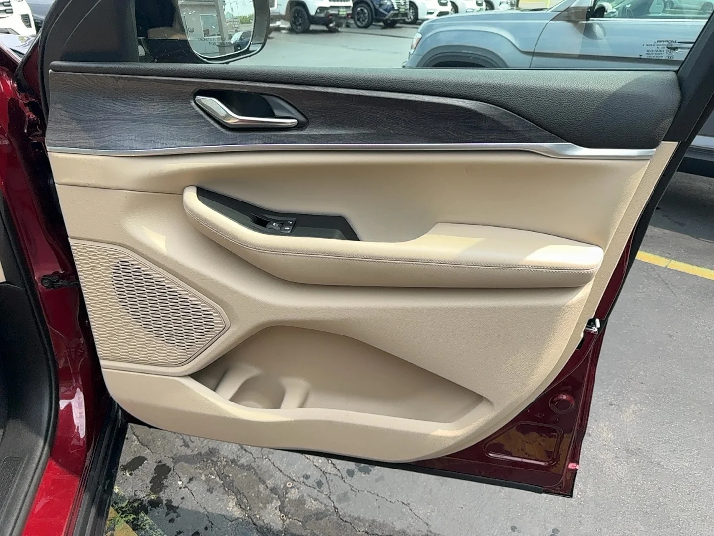 Used 2024 Velvet Red Pearlcoat Jeep Limited image 28