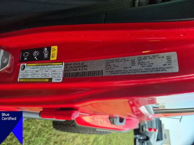 Used 2023 Red Jeep Sport S image 38