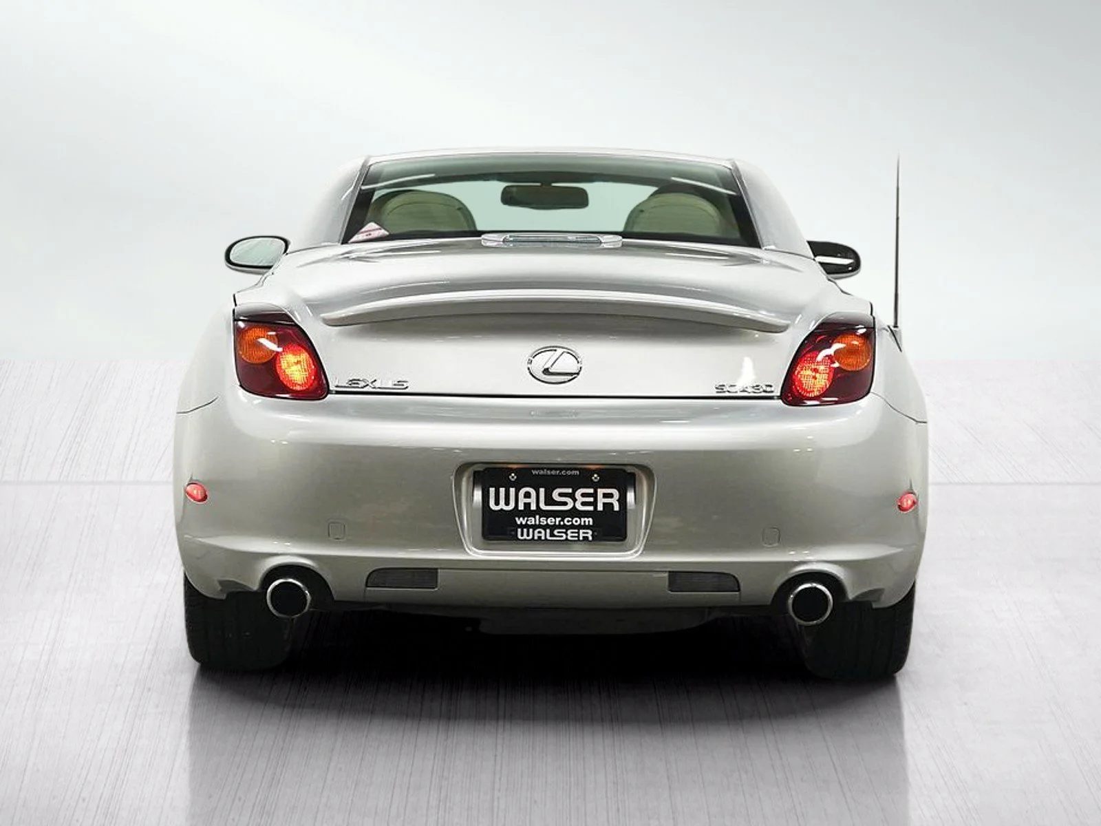 Used 2002 Silver Lexus 430 image 4