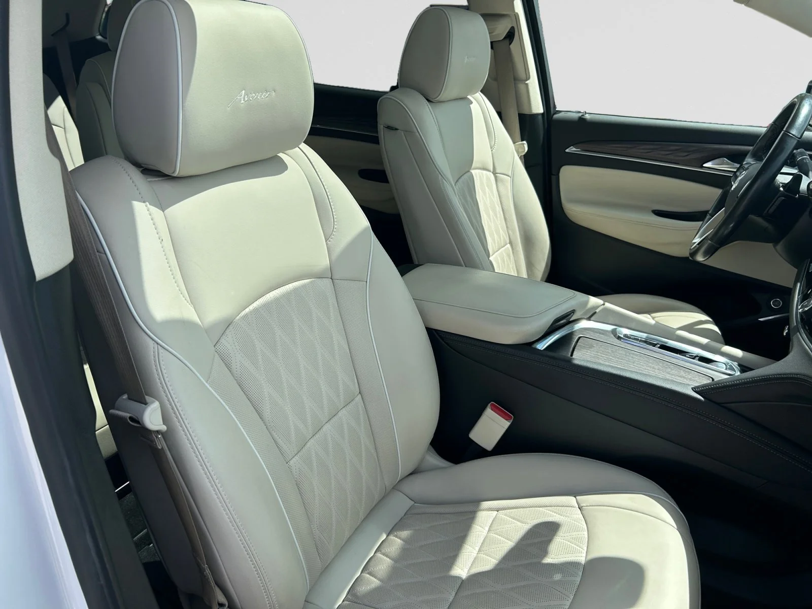 Used 2023 White Buick Avenir AWD image 12