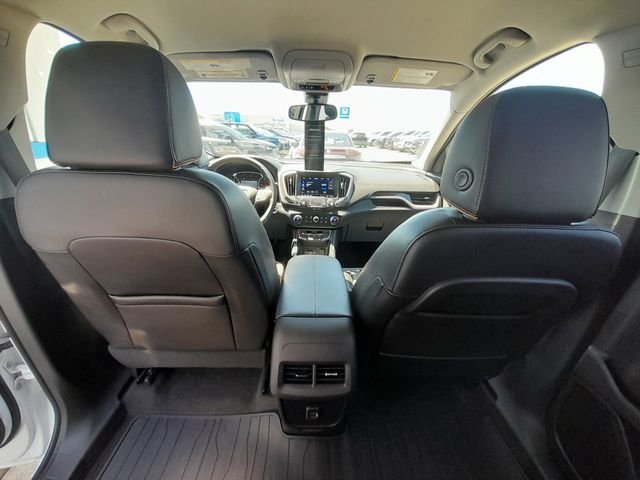 Used 2024 White GMC AT4 image 37