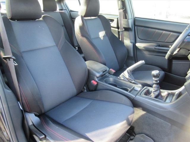 Used 2020 Black Subaru Premium image 8