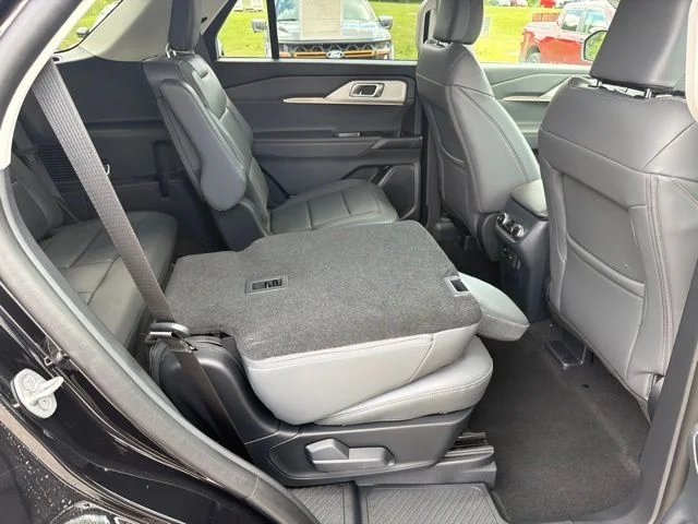 New 2026 Agate Black Metallic Ford Active image 50