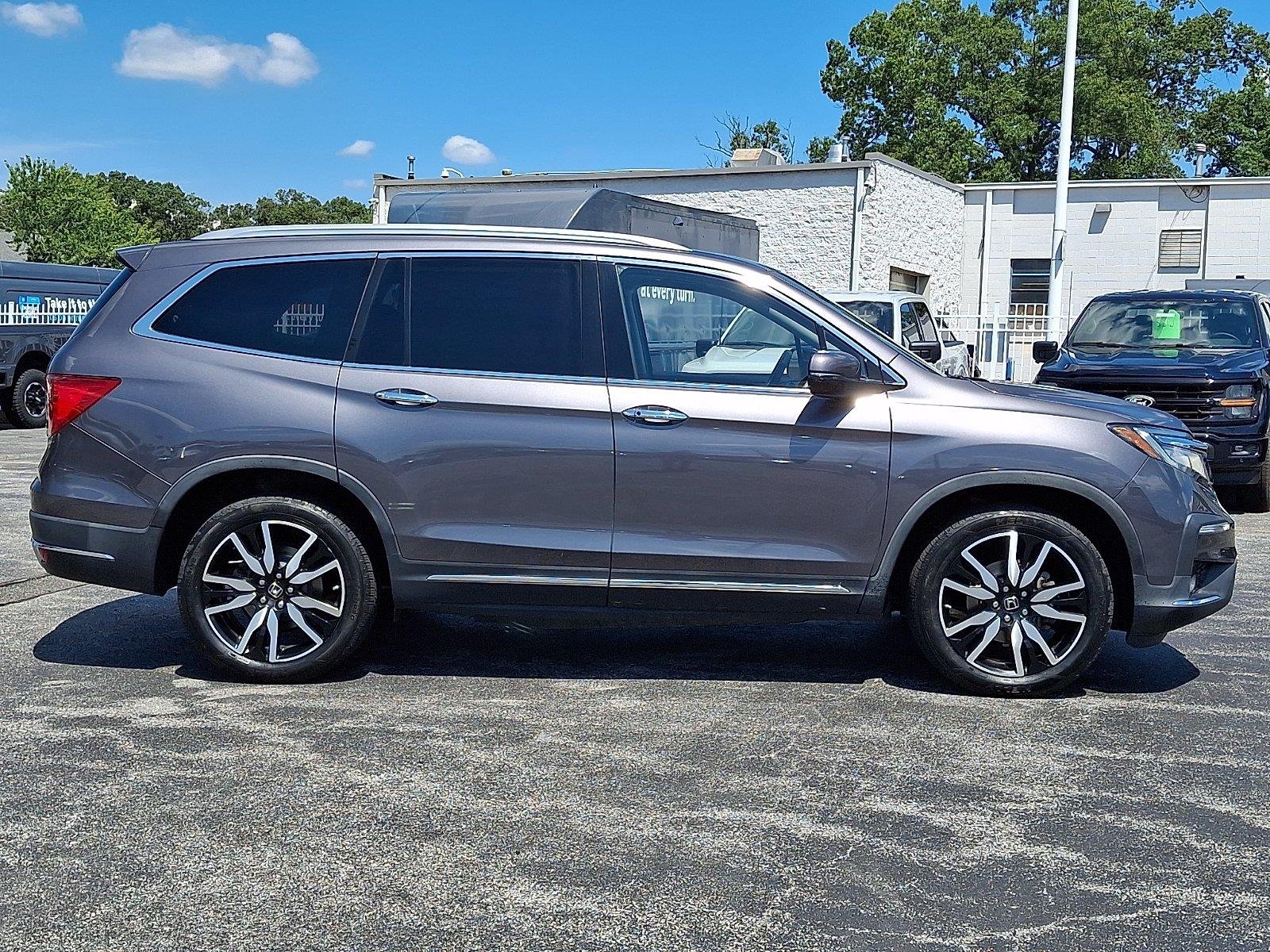 Used 2021 Modern Steel Metallic Honda Touring image 7