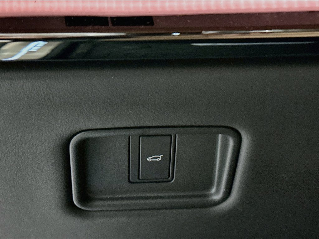 Used 2026 Gray Land Rover Dynamic SE image 11
