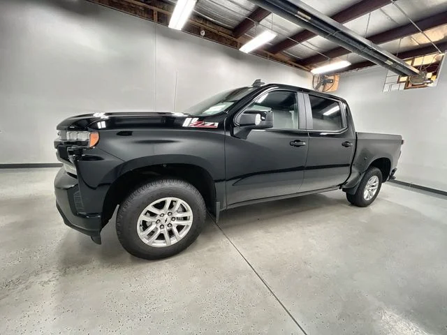 Certified Used 2022 Black Chevrolet RST image 5