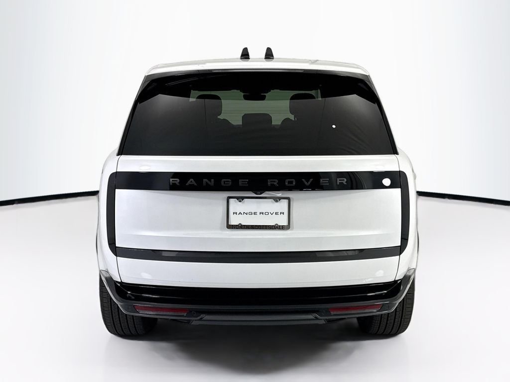 New 2026 Ostuni Pearl White LAND ROVER SE LWB 7-Seats / V8 image 6