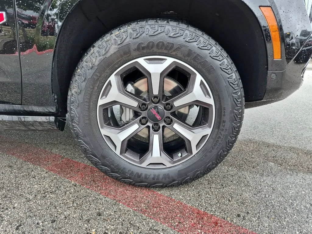 Certified Used 2025 Onyx Black GMC AT4 Ultimate image 16
