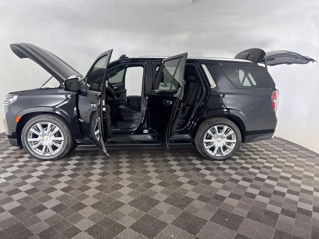 Used 2021 Black Chevrolet High Country image 14