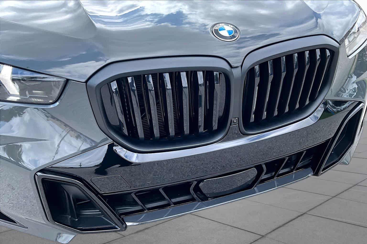 Used 2026 Dravit Grey Metallic BMW xDrive40i image 28
