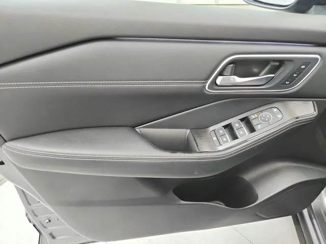Used 2026 Gray Nissan Platinum image 44