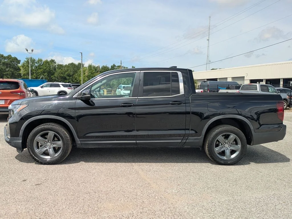 Used 2023 Black Honda RTL image 2