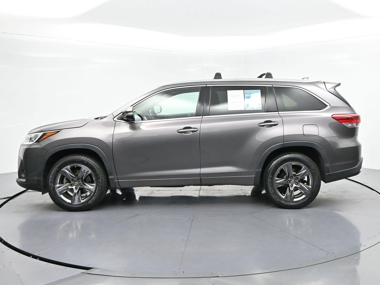 Used 2017 Predawn Gray Mica Toyota Limited image 4