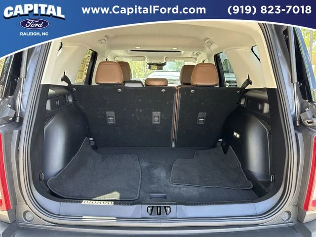 Used 2025 Gray Ford Outer Banks image 16