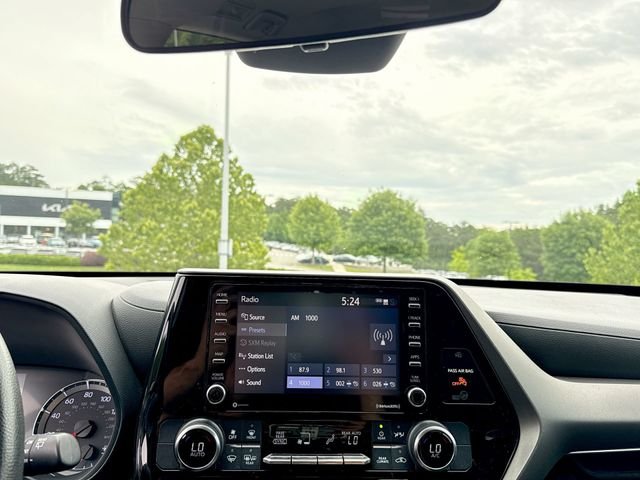 Used 2021 Black Toyota L image 16