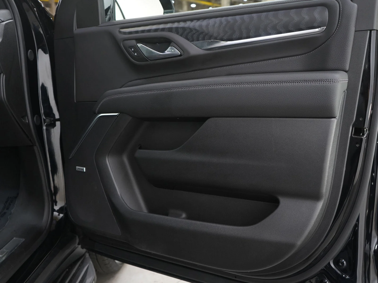 Used 2024 Onyx Black GMC Denali image 11