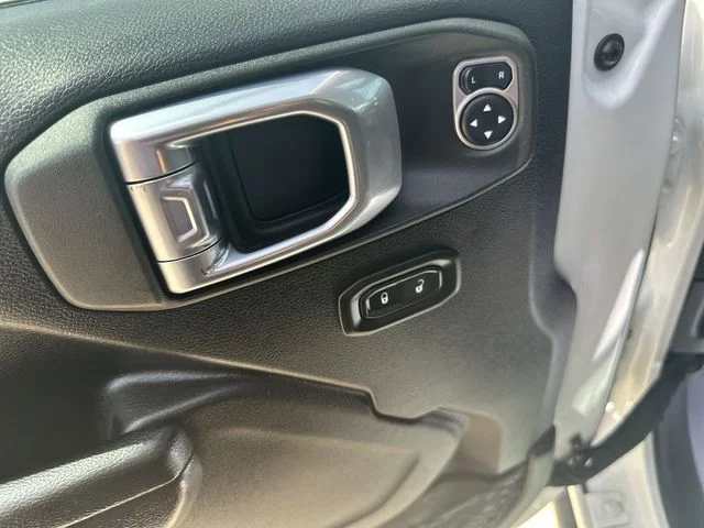 Used 2021 White Jeep Willys image 24
