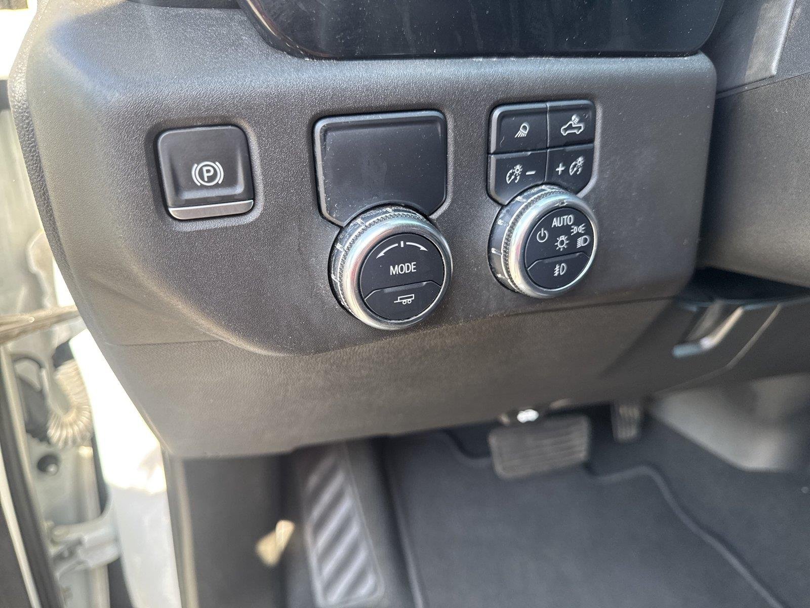 Used 2025 SUMMIT WHITE GMC SLT image 14