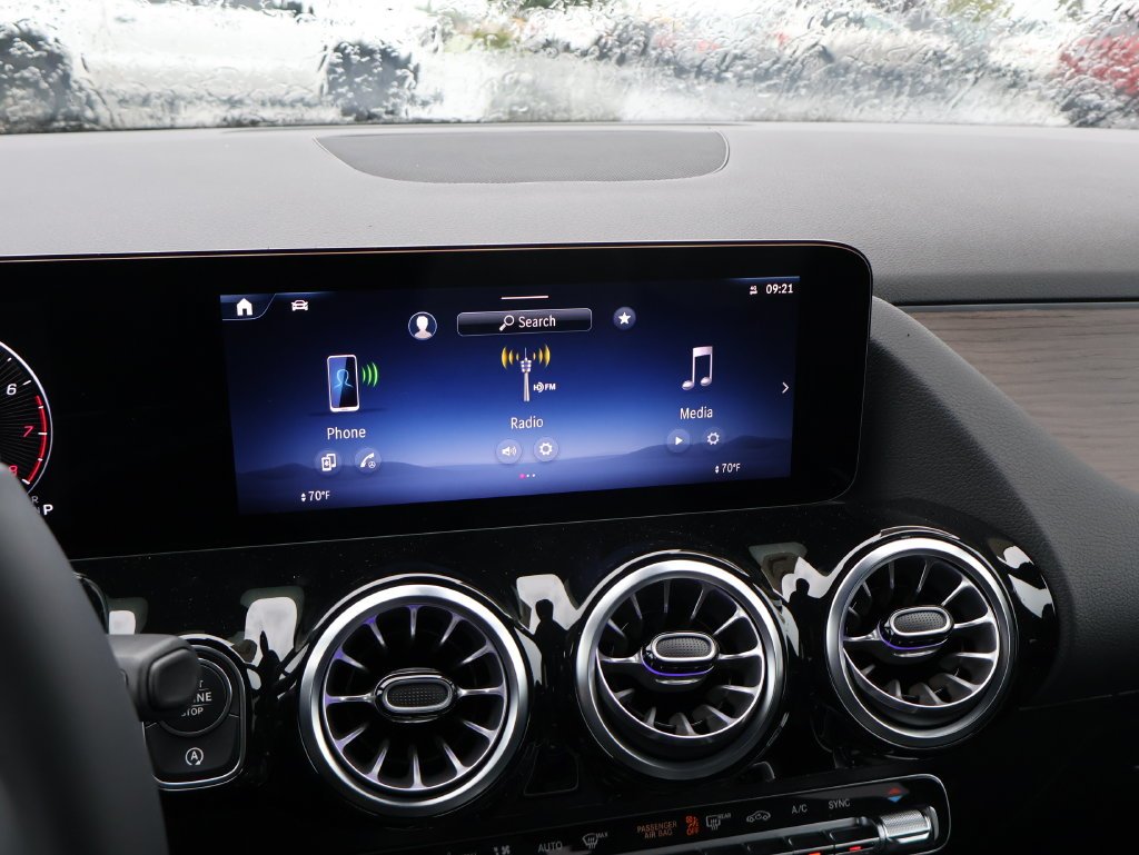 New 2026 Night Black Mercedes-Benz GLA 250 image 21