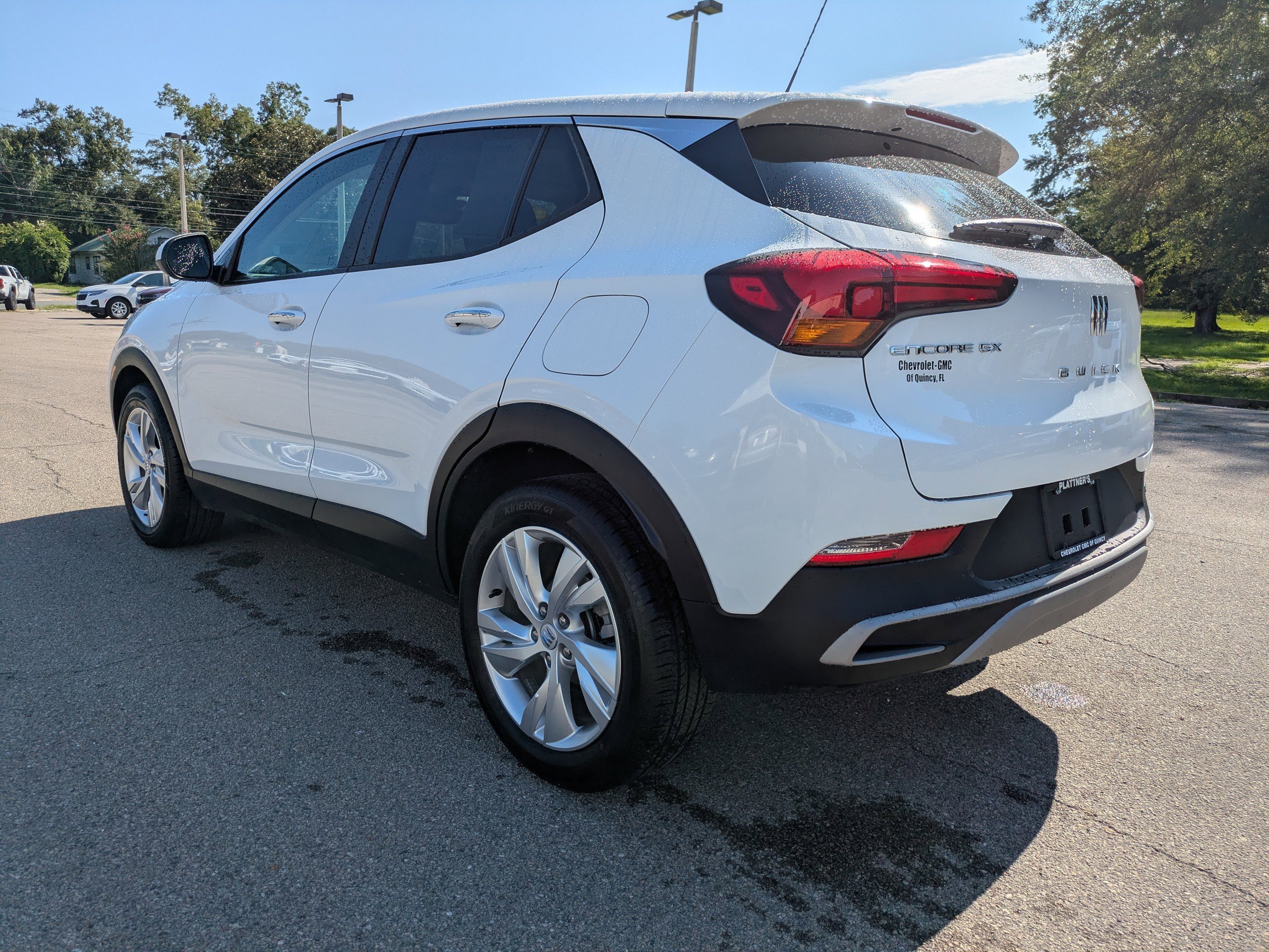 Used 2024 Summit White Buick Preferred image 7