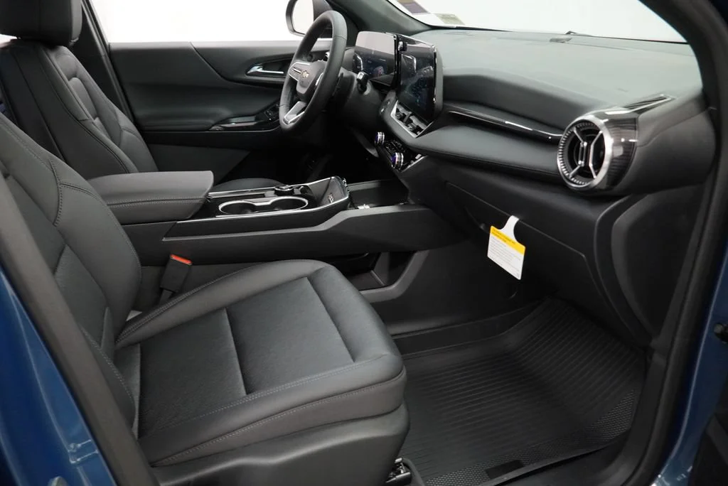 2027 Chevrolet Equinox LT - Photo 31