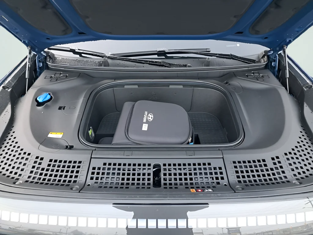 New 2026 Blue Hyundai SE image 18
